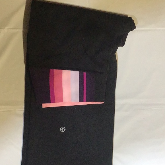 Lululemon leggings. - Picture 4 of 5